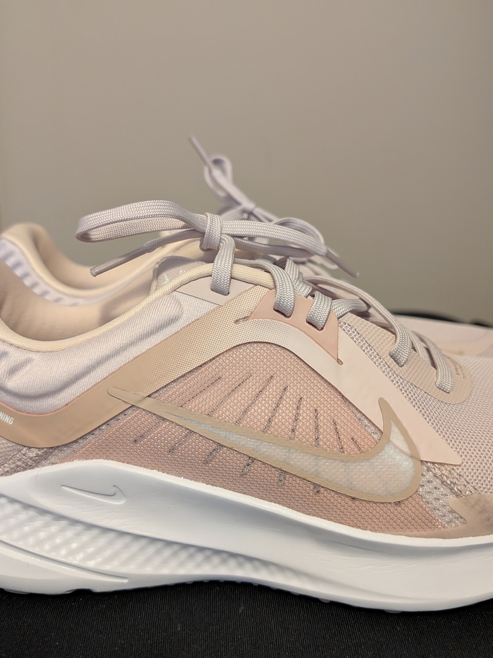 Nike Women’s Light Pink Mesh Running Sneakers - Picture 2 of 2